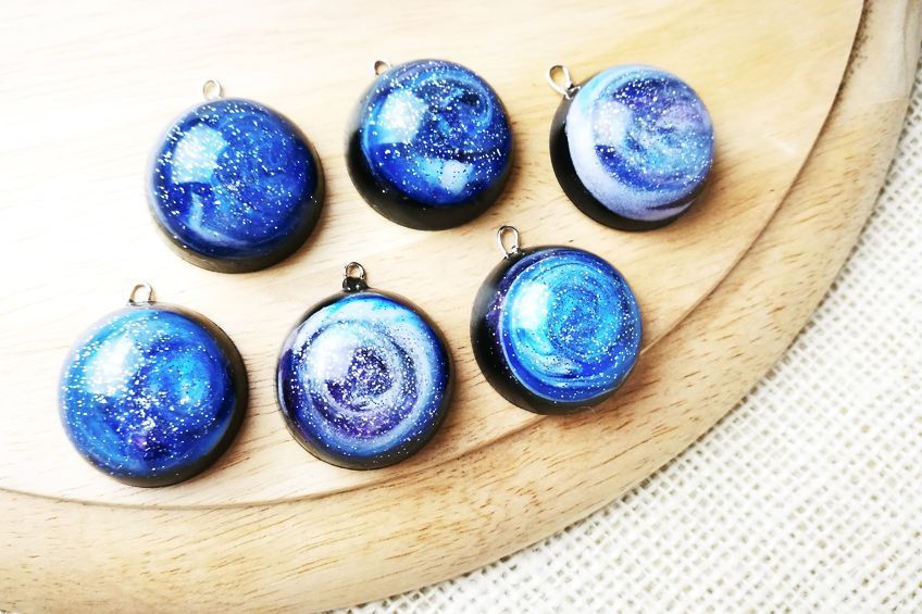 What-Is-Resin-Jewelry