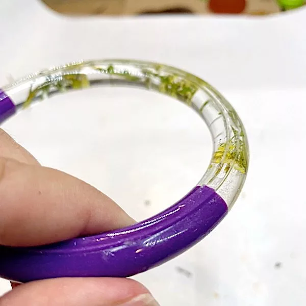 edge-on-resin-bangle