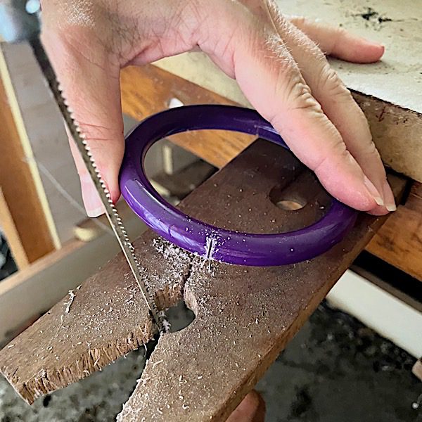 sawing-resin-bangle